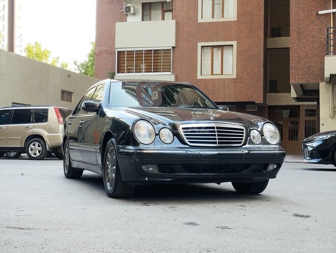 Mercedes E 240-2