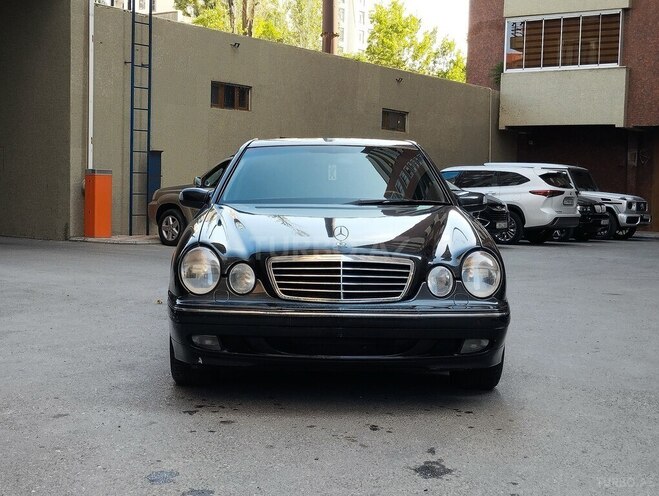 Mercedes E 240-3