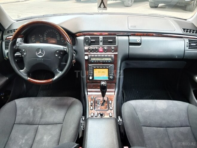 Mercedes E 240-7