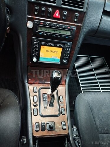 Mercedes E 240-8