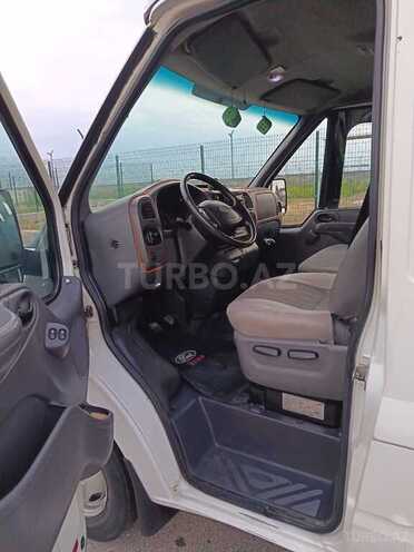 Ford Transit-6