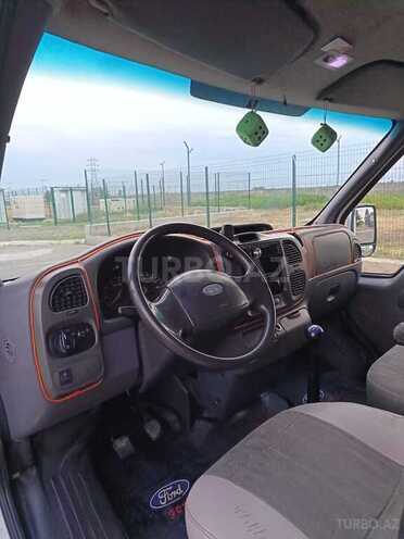 Ford Transit-2
