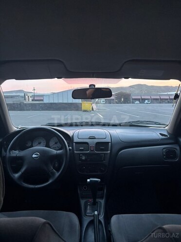 Nissan Sunny-5