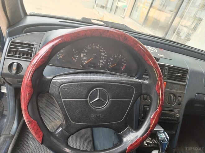 Mercedes C 180-7