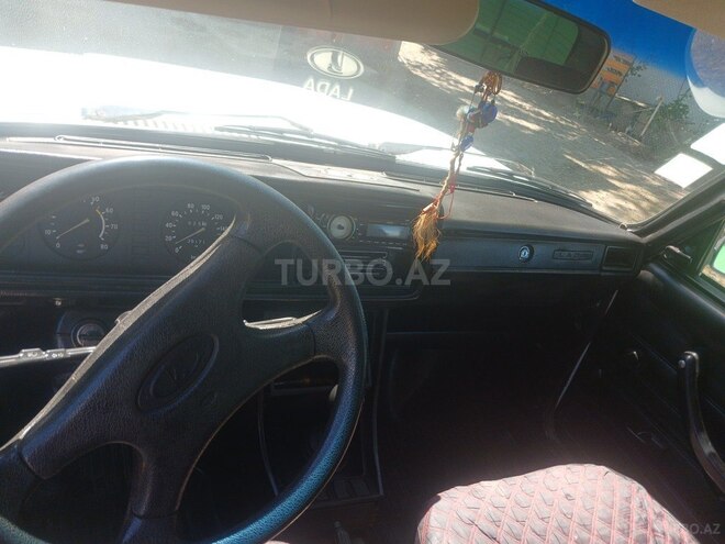 LADA (VAZ) 2107-4
