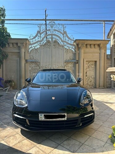 Porsche Panamera Turbo Sport Turismo-14