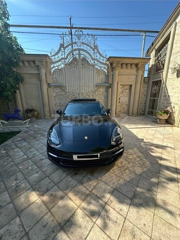 Porsche Panamera Turbo Sport Turismo-11