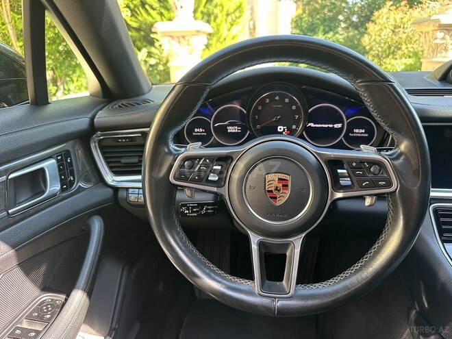 Porsche Panamera Turbo Sport Turismo-6