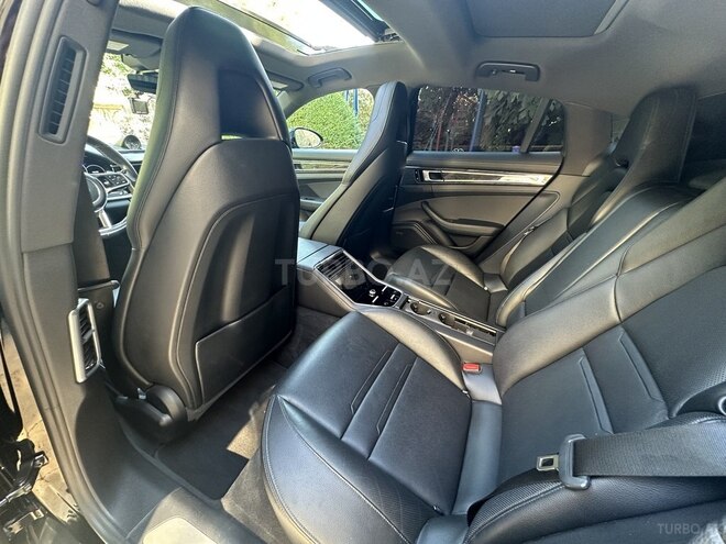 Porsche Panamera Turbo Sport Turismo-8