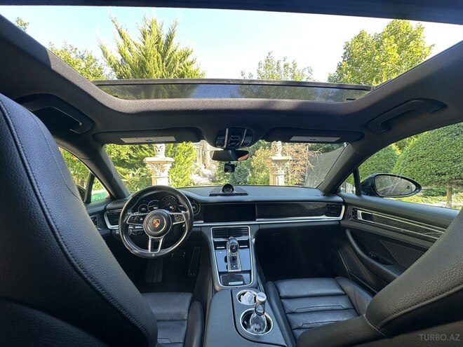 Porsche Panamera Turbo Sport Turismo-7