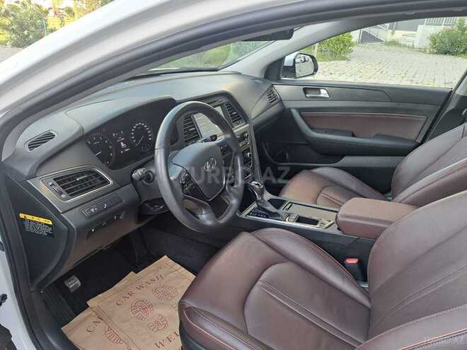 Hyundai Sonata-13