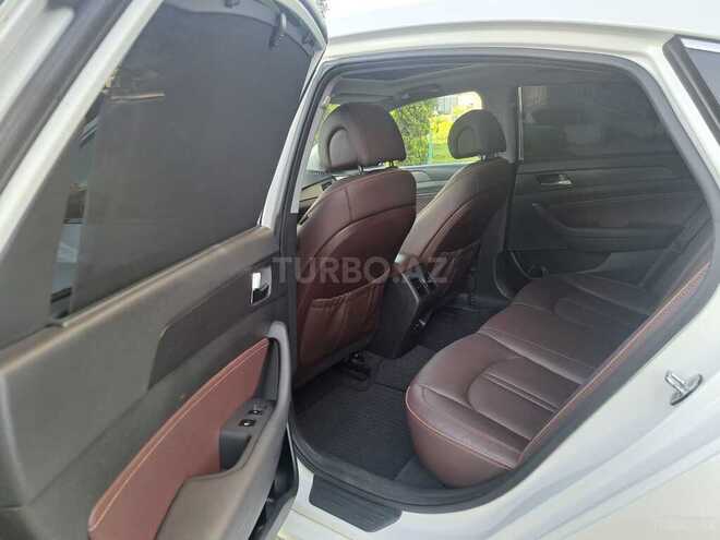 Hyundai Sonata-17