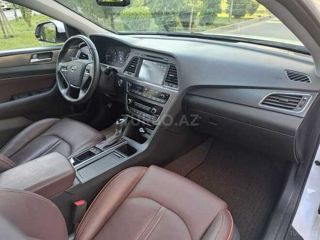 Hyundai Sonata-15