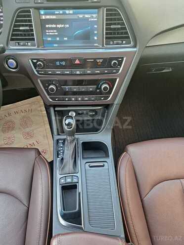 Hyundai Sonata-16