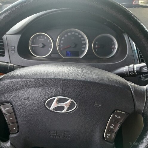 Hyundai Sonata-15