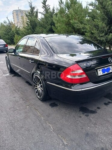 Mercedes E 320-5
