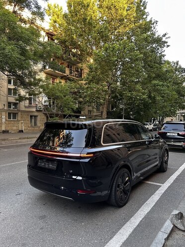 Li Auto L9-5
