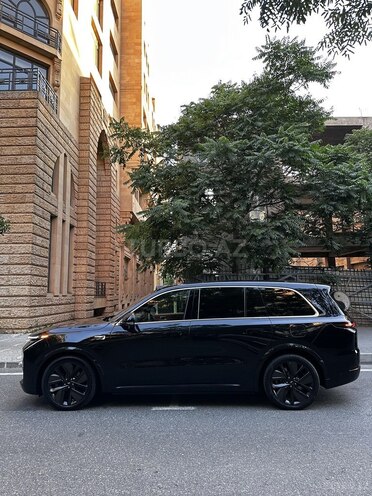 Li Auto L9-8