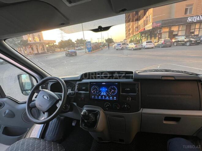Ford Transit-6