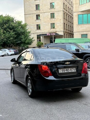 Chevrolet Aveo-8