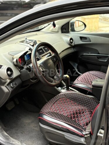Chevrolet Aveo-11