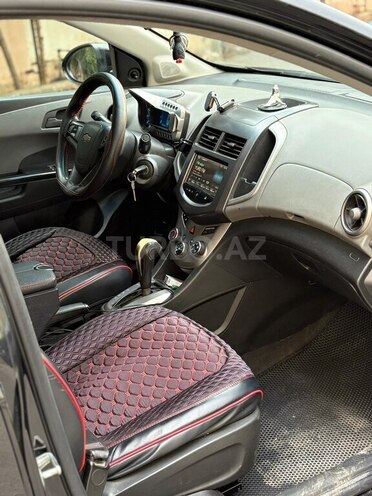 Chevrolet Aveo-12