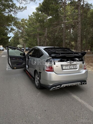 Toyota Prius-2