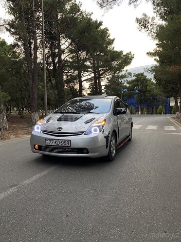 Toyota Prius-4