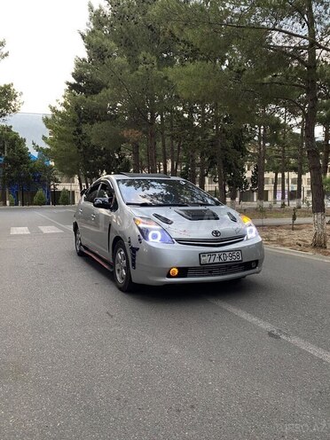 Toyota Prius-5