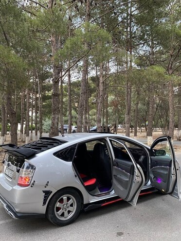 Toyota Prius-7