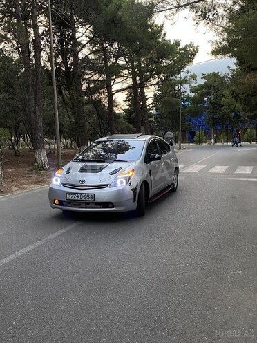 Toyota Prius-16