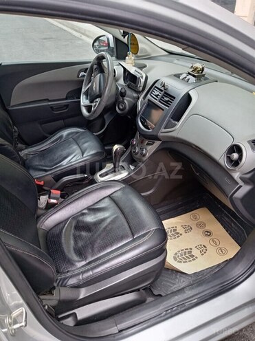 Chevrolet Sonic-11