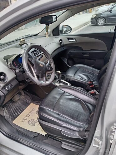 Chevrolet Sonic-10