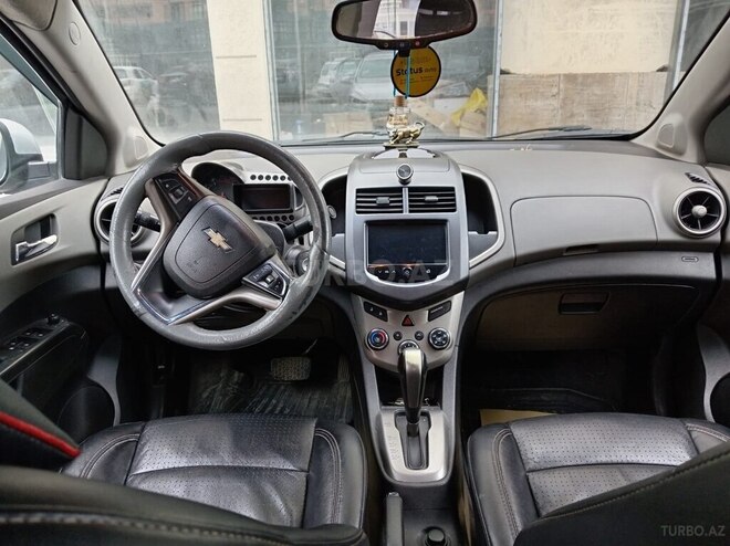 Chevrolet Sonic-9