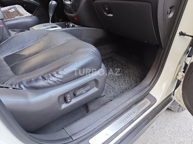 Hyundai Santa Fe-11