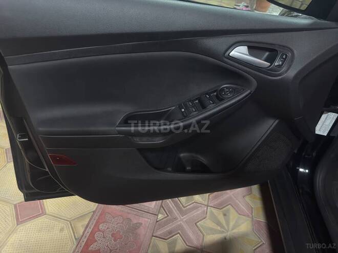 Ford Focus-8