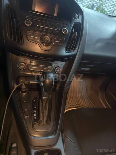 Ford Focus-7