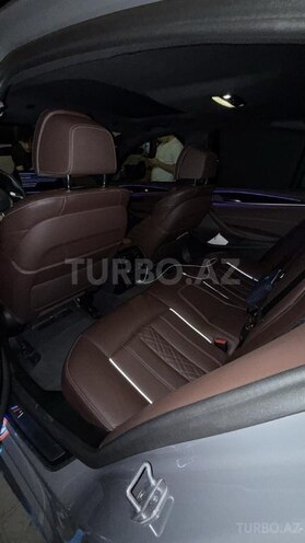 BMW 530e-10