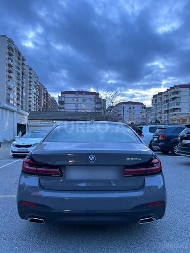 BMW 530e-7