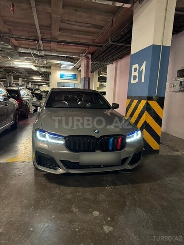 BMW 530e-8