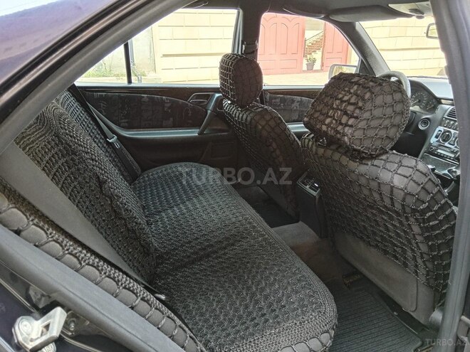 Mercedes E 240-5