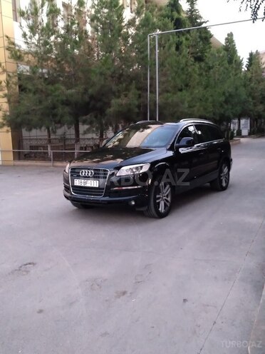 Audi Q7-2