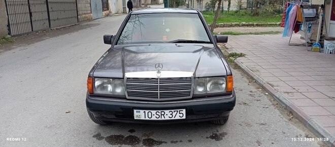 Mercedes 190-1