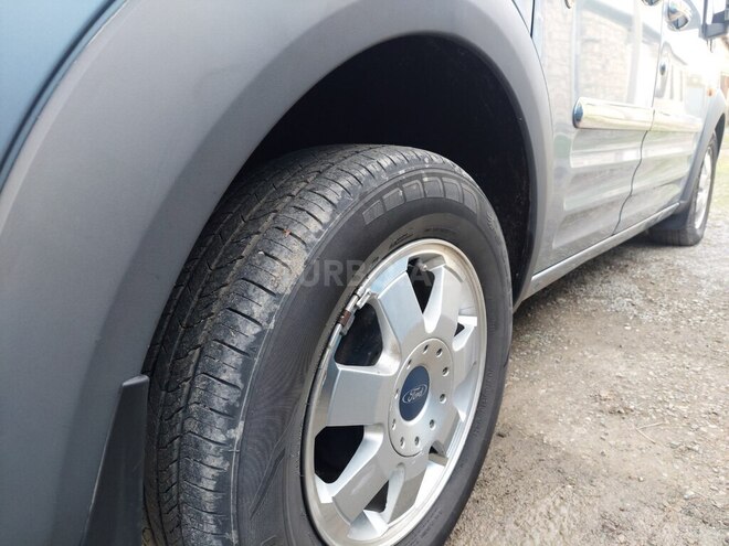 Ford Tourneo Connect-10