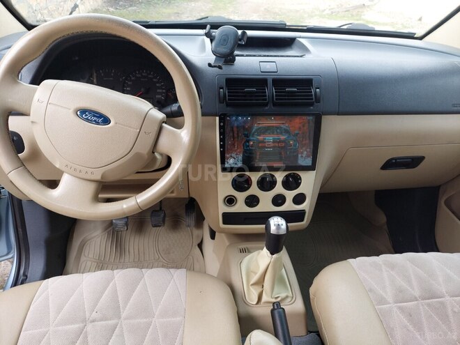 Ford Tourneo Connect-8