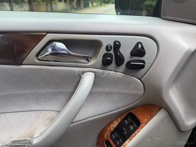 Mercedes C 200-11