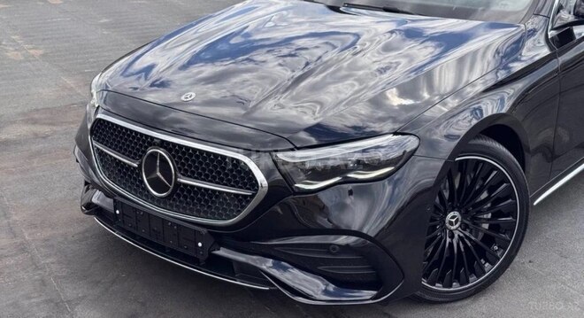 Mercedes E 300 de-3