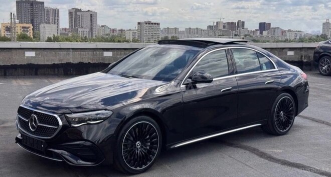 Mercedes E 300 de-4