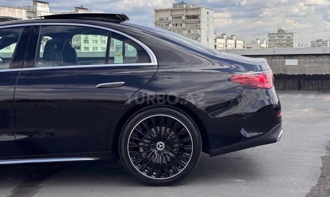 Mercedes E 300 de-7