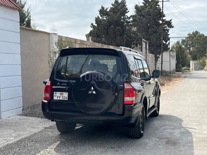 Mitsubishi Pajero-3